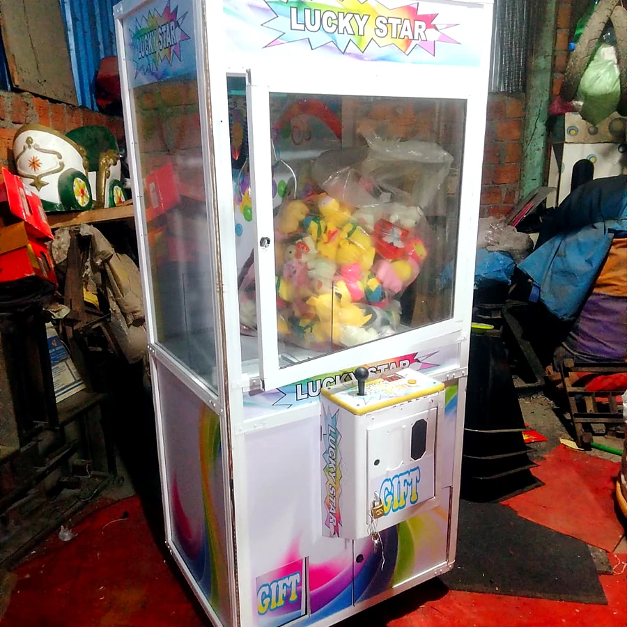 Lucky star toy claw machine