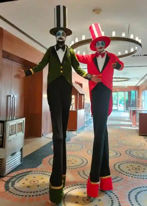 Stilt Walkers Mumbai, Carnival Entertainment Mumbai, Long Man Artists Mumbai