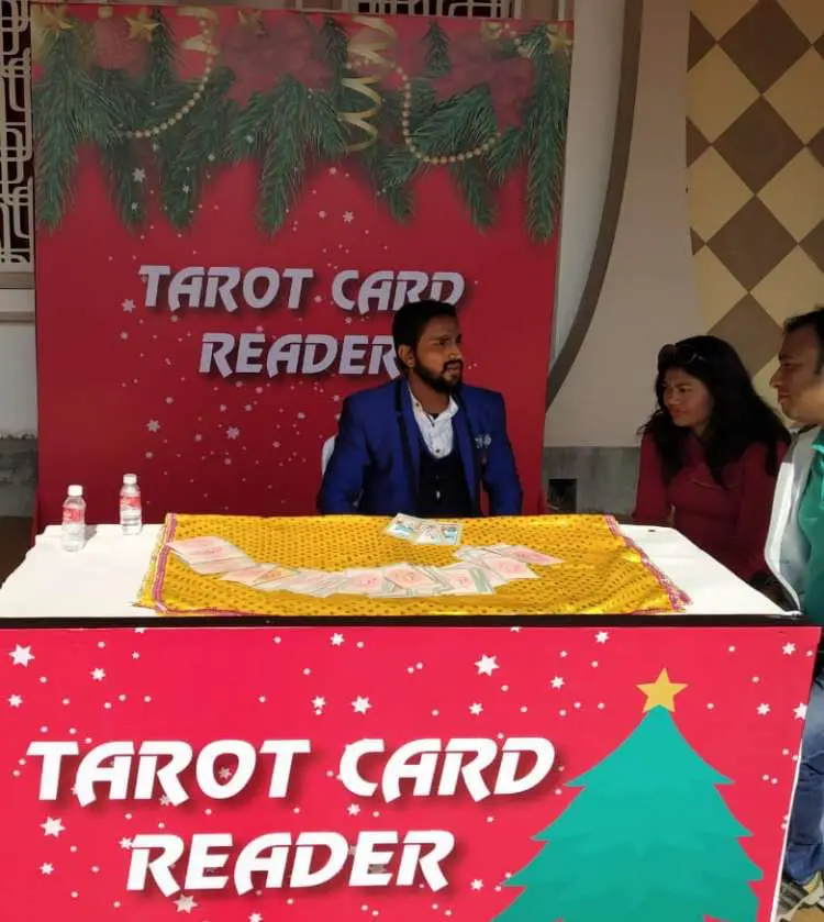 Tarrot reading artist, tarrot card reader in Gurgaon