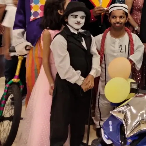 Carnival Artist, Event Entertainment, Live Performers Gurgaon